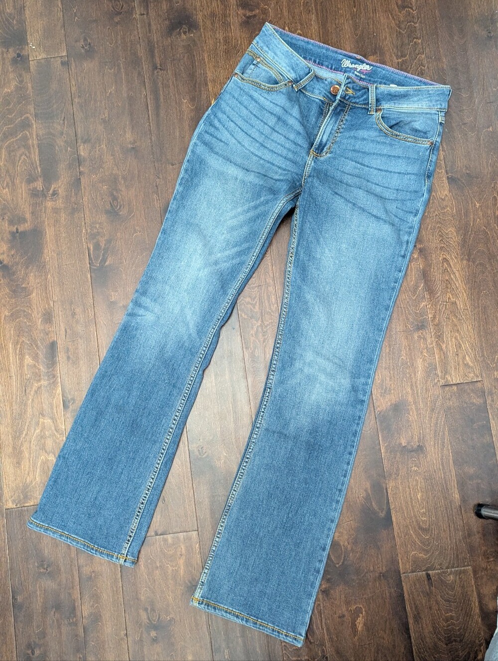 NWOT Wrangler Women's Boot Cut Denim Jeans Size 9/10 Long Length